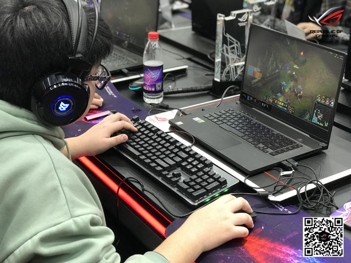 信仰來(lái)襲  ROG玩家國(guó)度泰州百腦匯盛大開(kāi)業(yè)