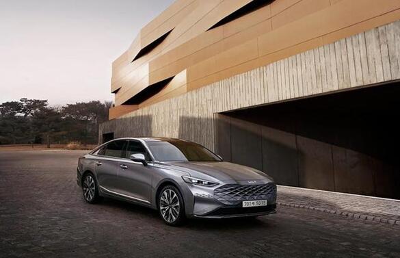 外觀徹底變了！起亞全新K8官圖發(fā)布 能和寶馬5系“對打”