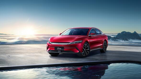 中國(guó)品牌高端C級(jí)轎車成了！比亞迪漢躋身25萬元級(jí)中高端轎車萬輛俱樂部