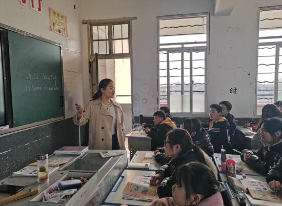 立足課堂推課改 聚焦質(zhì)量謀發(fā)展——濱?？h界牌中學(xué)開展校際交流活動(dòng)側(cè)記