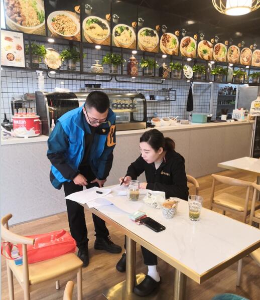 蛇盤(pán)社區(qū)：門(mén)面房巡查 助力城市治理