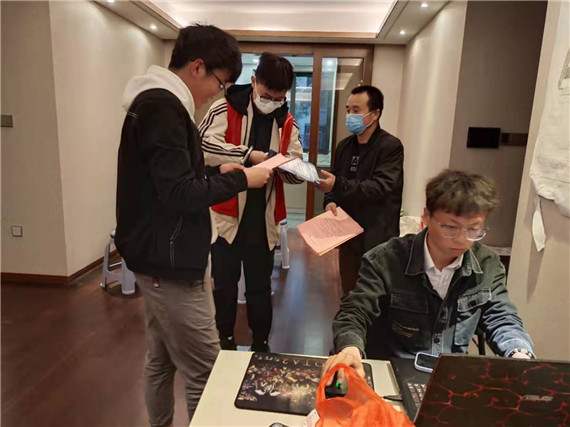 攝山村：學(xué)黨史、辦實(shí)事 小區(qū)反電詐宣傳不停歇