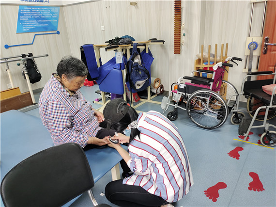 五福家園殘疾人之家:義診活動(dòng)進(jìn)社區(qū)
