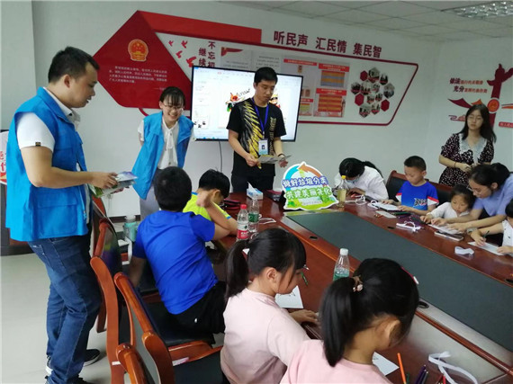 手繪環(huán)保垃圾袋 爭做環(huán)保小達(dá)人