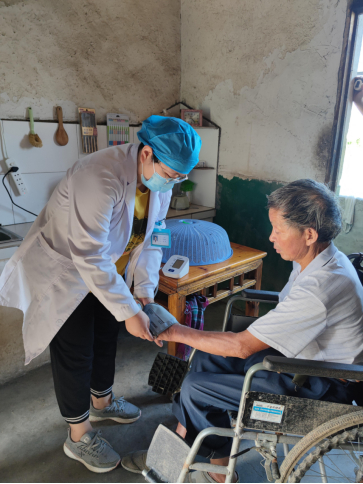 “我為群眾辦實(shí)事”走進(jìn)殘疾人家庭 無障礙改造暖人心