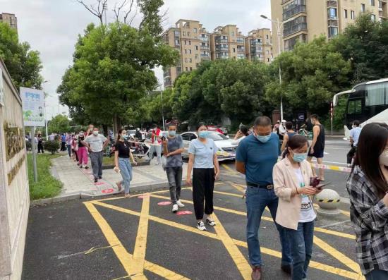 秣陵街道長山社區(qū)：團(tuán)結(jié)一心，奮戰(zhàn)疫情