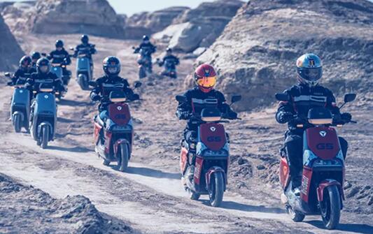 2天1夜！雅迪冠能2.0系列成功挑戰(zhàn)“火星計(jì)劃”：戈壁環(huán)境行駛134公里