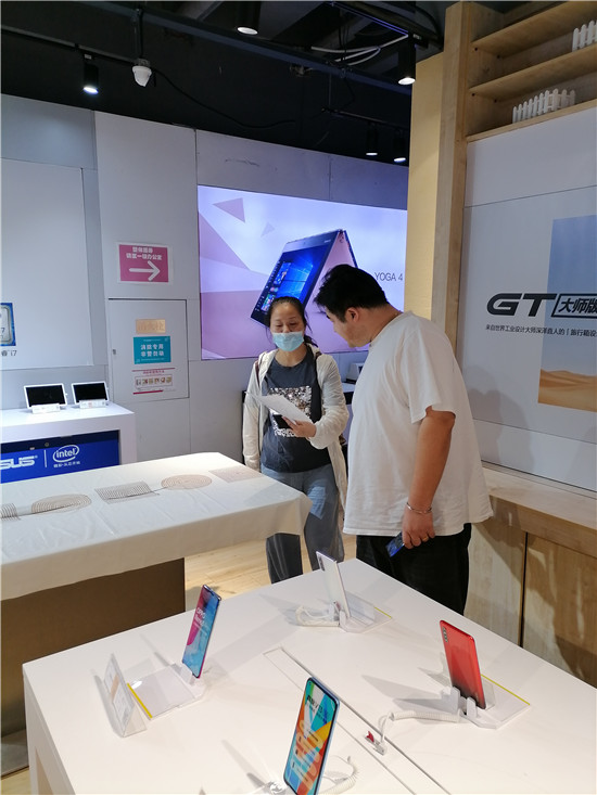 金堯花園社區(qū)開(kāi)展節(jié)前大型商超安全專項(xiàng)檢查行動(dòng)