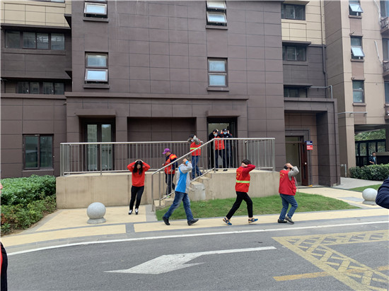 向上社區(qū)開展防災(zāi)減災(zāi)消防疏散演練活動(dòng)