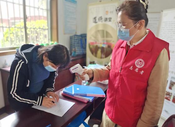 科學家庭教育 幸福千萬家庭——金橋社區(qū)薩提亞家庭雕塑個案工作坊