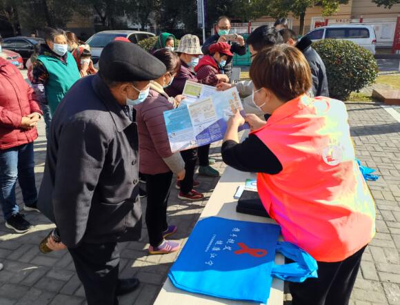 新銅社區(qū)：增強防艾意識 普及法律知識