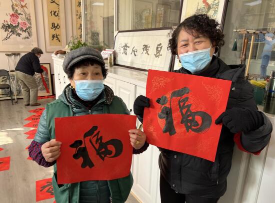 石埠橋社區(qū)：開展“迎新春 慶虎年”寫福字、送春聯(lián)活動