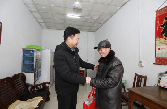 “三下鄉(xiāng)”送服務(wù) 文明實踐暖新春