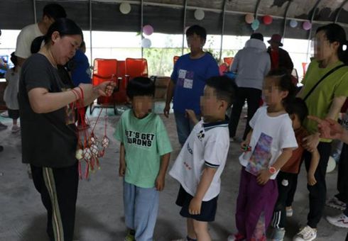 新農(nóng)社區(qū)舉辦慶六一迎端午“童言童語 快樂綻放”主題融合活動(dòng)