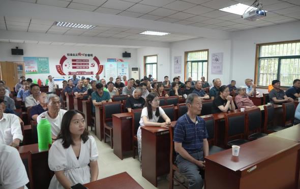 淳化街道索墅社區(qū)組織開(kāi)展七一黨員大會(huì)